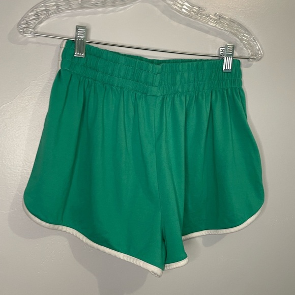 Green White Women’s Athletic Shorts Size Large Sporty Athleisure Streetwear EUC - Picture 6 of 11